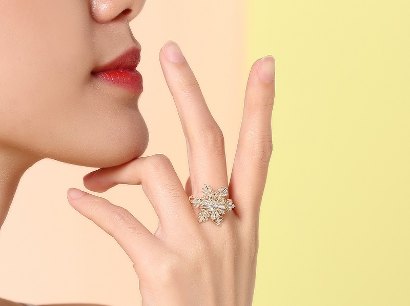 Thiết kế bông hoa to, đủ để làm bạn nổi bật